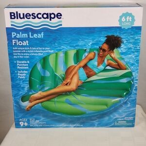 Bluescape Pool Float NWT'S